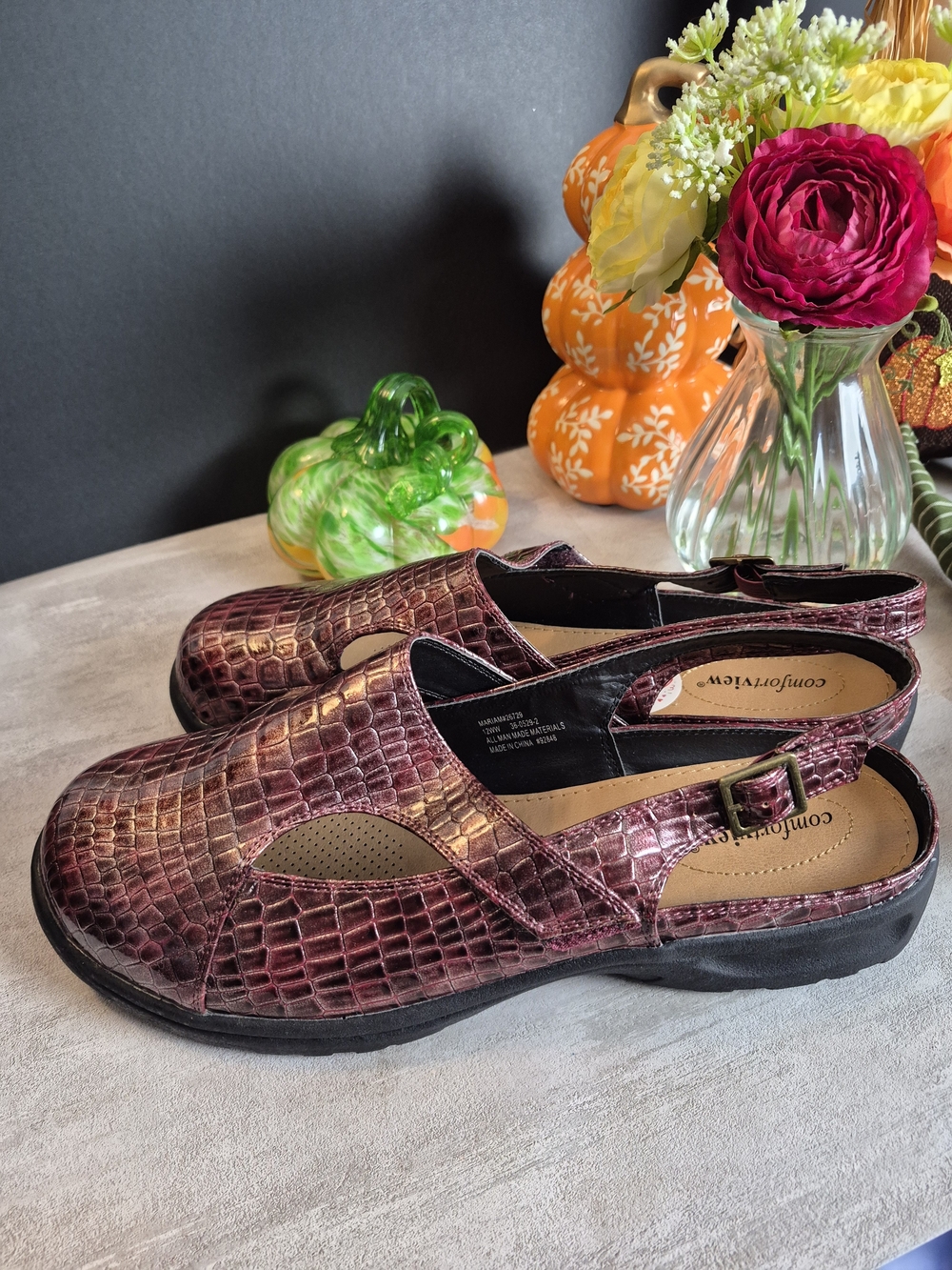 Comfortview Women's Metallic Burgundy Slingback Comfort Shoe. Size 12